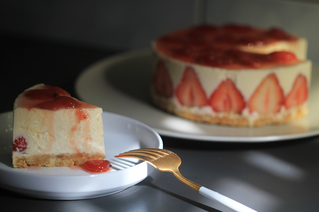 草莓乳酪蛋糕  6寸。可客制蛋糕插卡